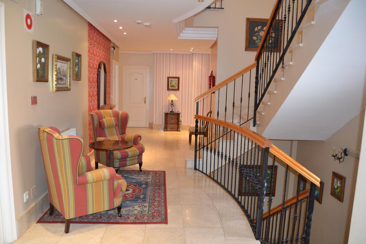 Hotel Villegas บาเลนเซีย เด ดอนควน ภายนอก รูปภาพ